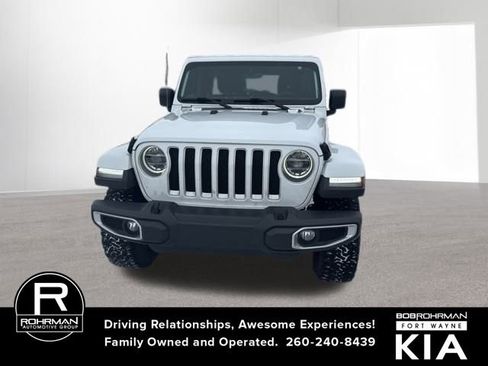 Used 2018 Jeep Wrangler Unlimited Sahara image 10