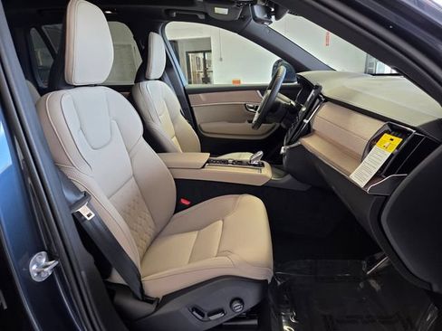 New 2026 Volvo XC90 T8 Plus w/ Protection Package Premier AWD/4WD image 21