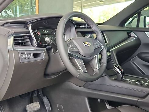 Certified 2026 Cadillac XT5 Luxury AWD/4WD image 10