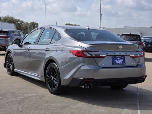 Used 2025 Toyota Camry SE FWD image 7