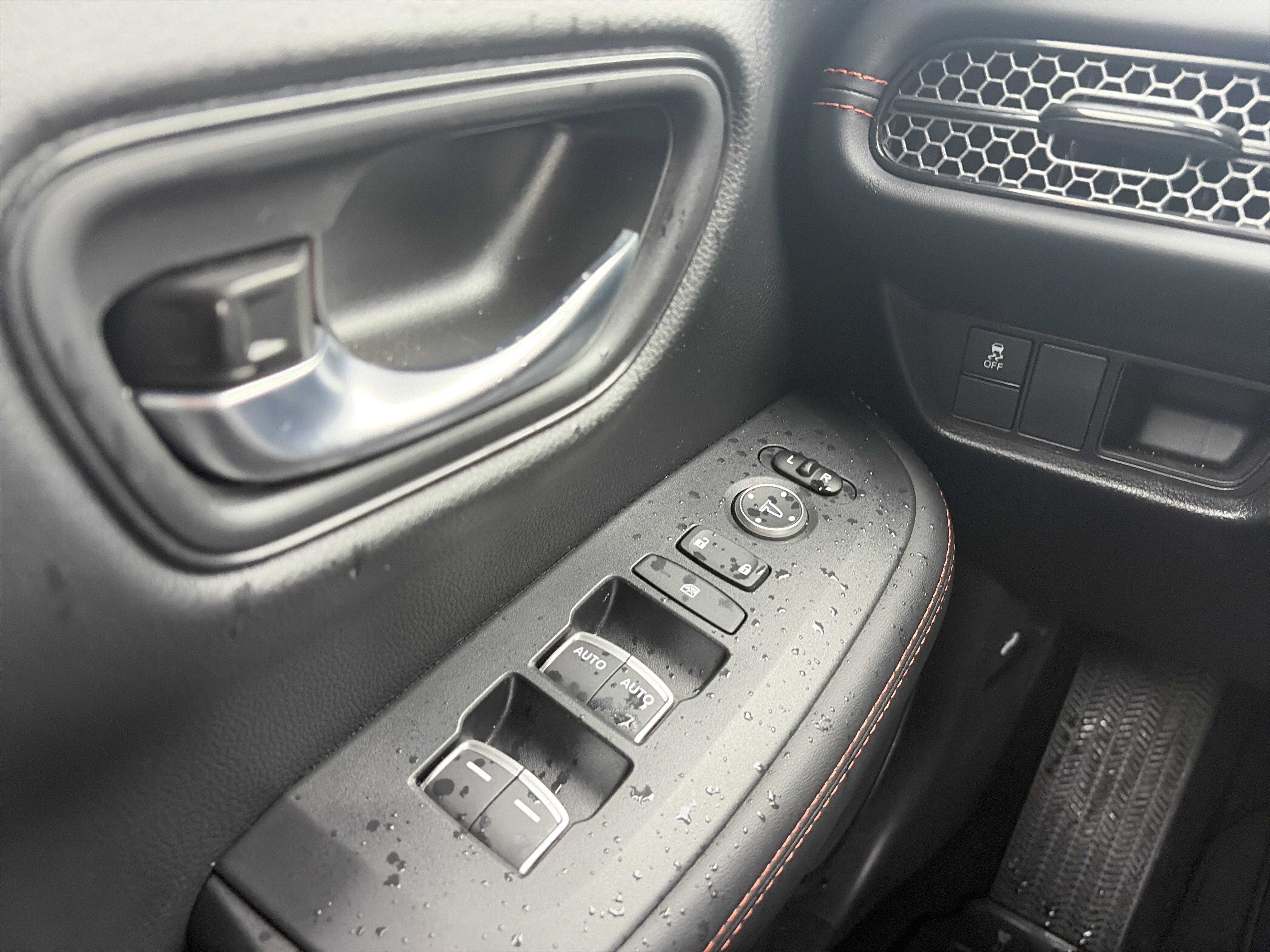 Certified 2025 Honda HR-V Sport image 25