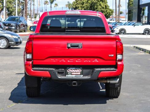 Used 2019 Toyota Tacoma TRD Sport w/ Technology Package RWD image 5