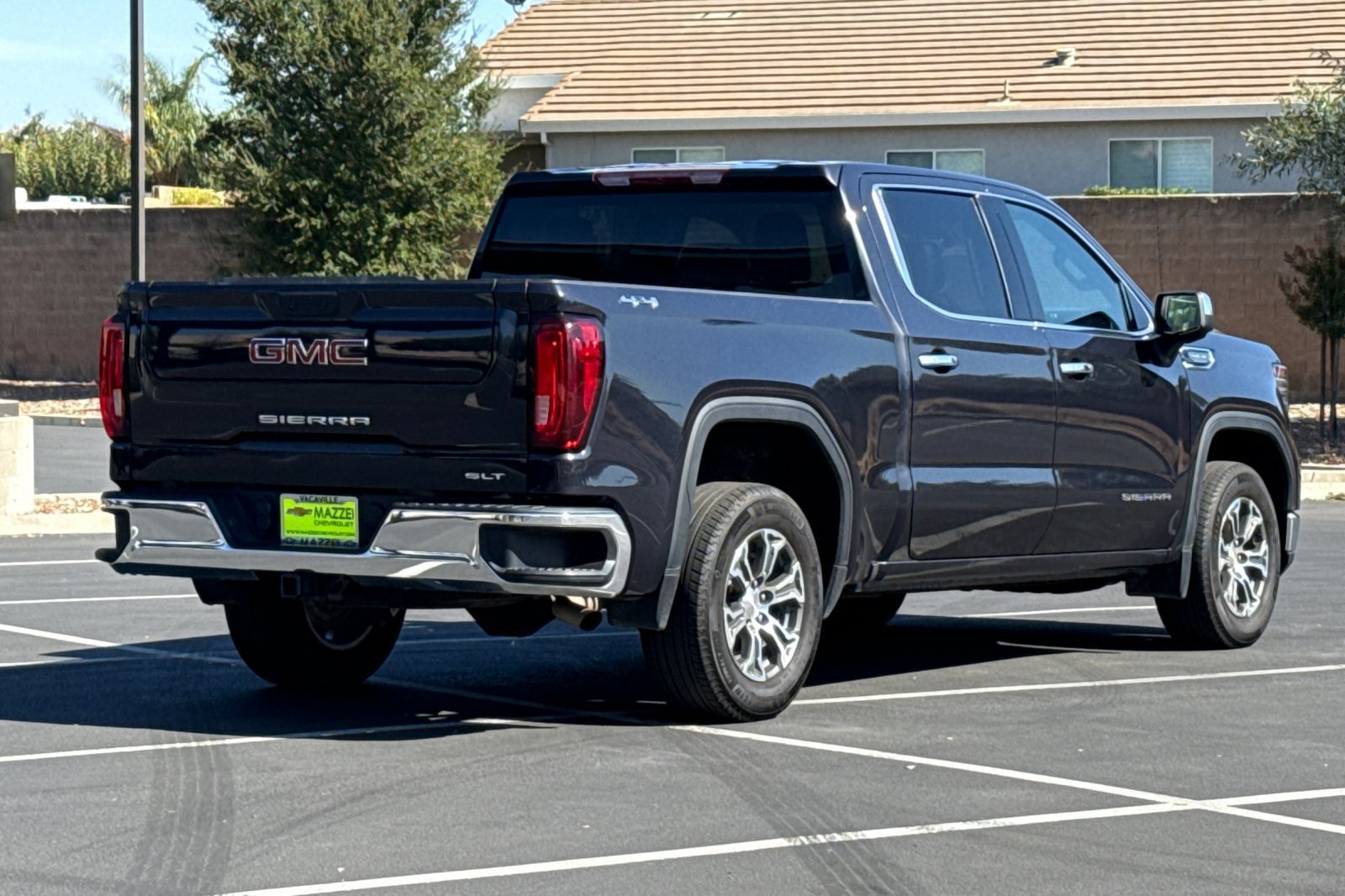 Used 2025 GMC Sierra 1500 SLT AWD/4WD image 11