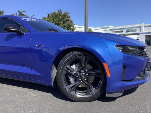 Used 2022 Chevrolet Camaro LT RWD image 3