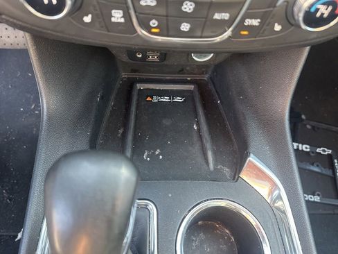 Used 2023 Chevrolet Traverse Premier image 23