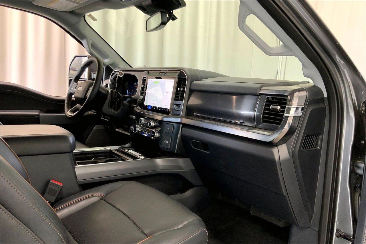 Used 2025 Ford F350 Lariat w/ Lariat Ultimate Package AWD/4WD image 28