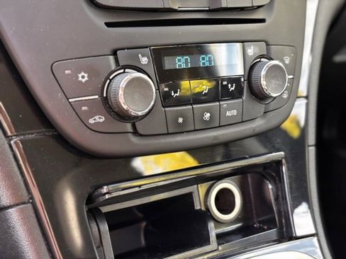 Used 2012 Buick Regal Premium image 14