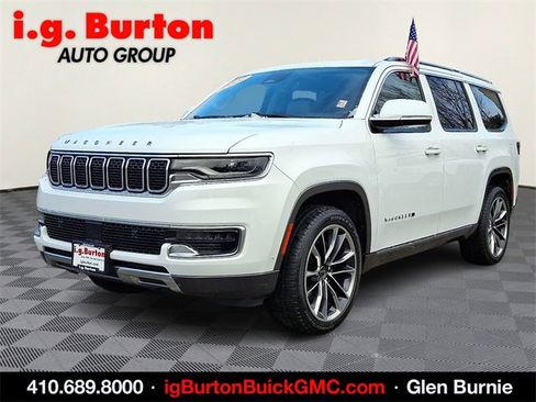 Used 2022 Jeep Wagoneer Series III w/ Premium Group I image 3