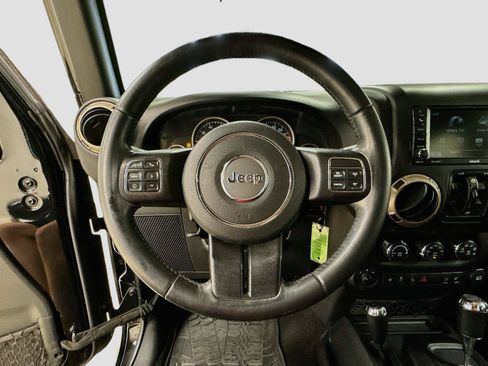 Used 2016 Jeep Wrangler Unlimited Sahara AWD/4WD image 10