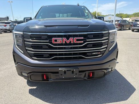 Used 2025 GMC Sierra 1500 AT4 w/ AT4 Premium Package AWD/4WD image 3