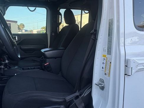 Used 2018 Jeep Wrangler Unlimited Sport S image 9