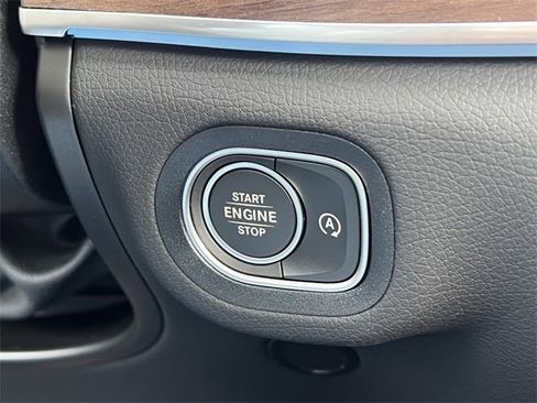 Used 2025 Mercedes-Benz GLS 450 4MATIC image 35