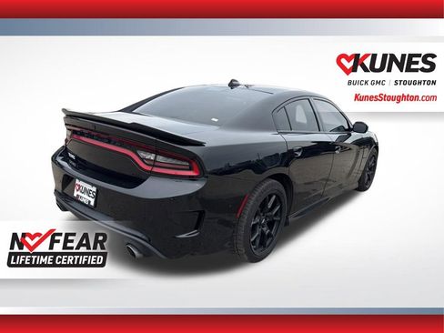 Used 2022 Dodge Charger R/T w/ Performance Handling Group image 13