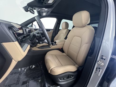 Certified 2026 Porsche Cayenne E-Hybrid AWD/4WD image 5