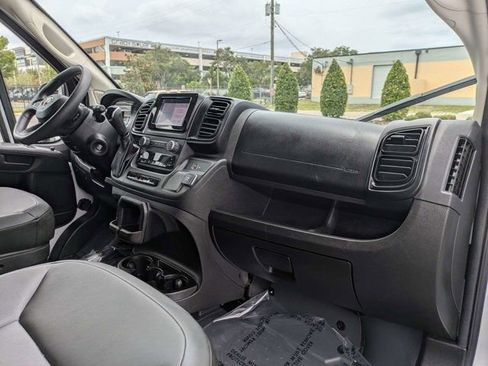 Used 2025 RAM ProMaster 2500 w/ Convenience Group FWD image 14