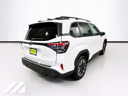 Used 2026 Subaru Forester Premium AWD/4WD image 5