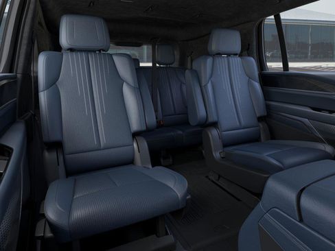 New 2026 Cadillac Escalade IQ Luxury 2 w/ LPO, Radiant Package image 18