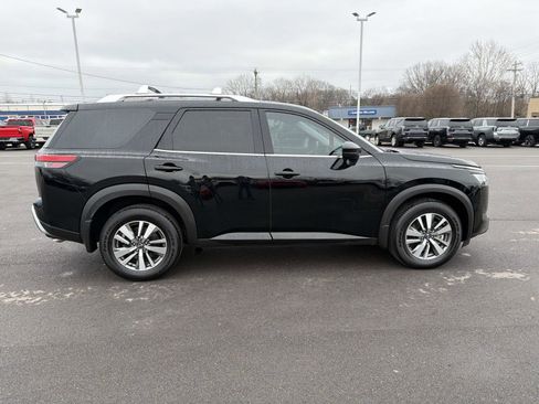 Used 2023 Nissan Pathfinder SL image 19