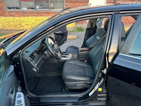 Used 2013 Toyota Camry SE FWD image 10