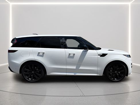Certified 2025 Land Rover Range Rover Sport Dynamic SE AWD/4WD image 6