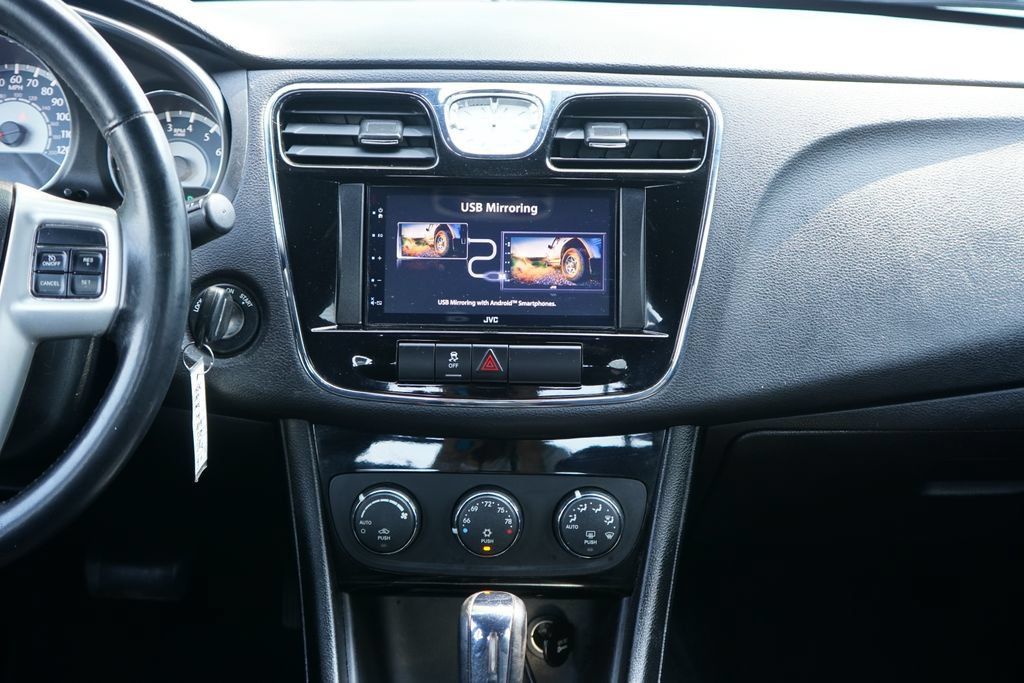 Used 2013 Chrysler 200 Touring FWD image 21