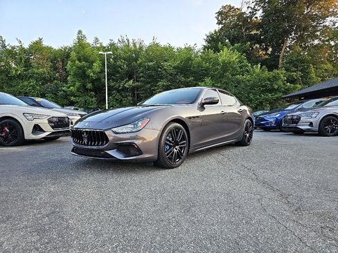 Used 2022 Maserati Ghibli Modena image 3