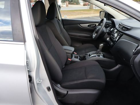 Used 2018 Nissan Rogue Sport S image 22