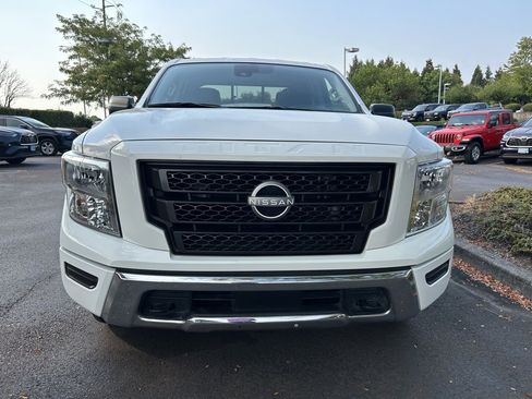 Used 2023 Nissan Titan SV image 7