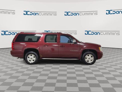 Used 2008 Chevrolet Suburban LT w/ LT Preferred Equipment Group AWD/4WD image 9