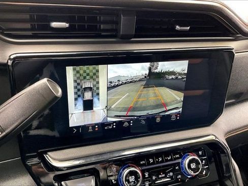 Used 2025 GMC Sierra 2500 AT4 image 23