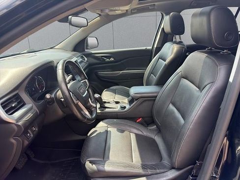 Used 2017 GMC Acadia SLT w/ LPO, Cargo Package AWD/4WD image 25