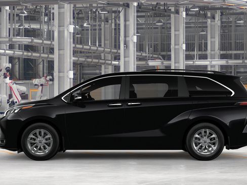 New 2026 Toyota Sienna XLE AWD/4WD image 6