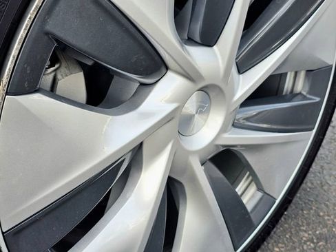 Used 2023 Tesla Model Y Long Range image 7