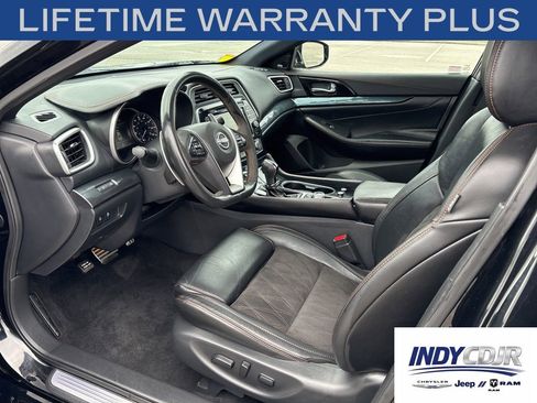 Used 2023 Nissan Maxima SR w/ Sport Mat Group FWD image 6
