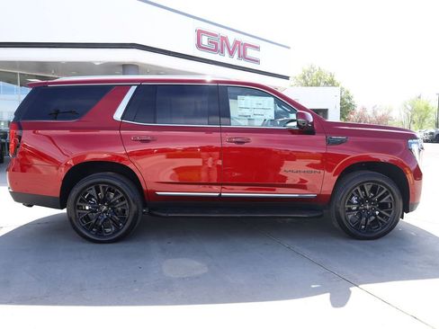 New 2026 GMC Yukon Elevation w/ Elevation Premium Package AWD/4WD image 7