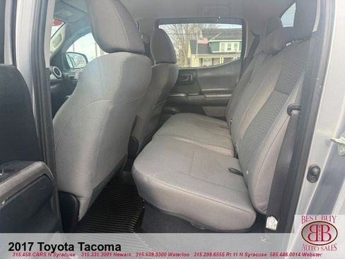 Used 2017 Toyota Tacoma 4X4 Double Cab image 11