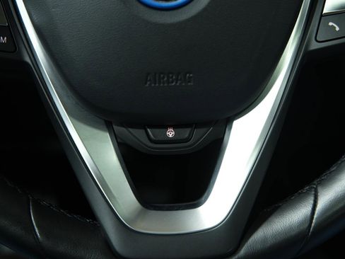 Used 2023 BMW 330e xDrive 330e xDrive image 38