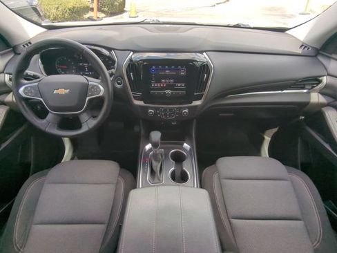 Used 2021 Chevrolet Traverse LT FWD image 17