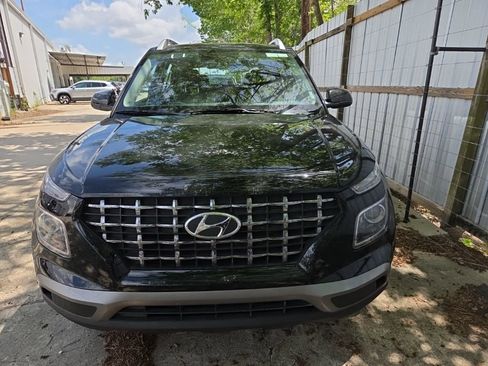 Used 2025 Hyundai Venue SEL image 7