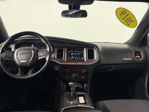 Used 2019 Dodge Charger SXT RWD image 20
