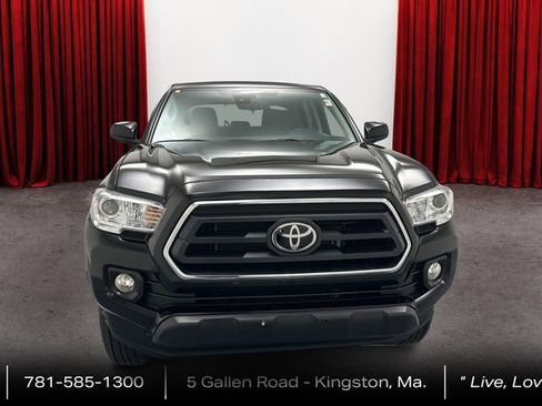 Certified 2023 Toyota Tacoma SR5 AWD/4WD image 2