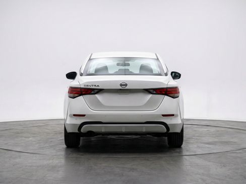 Used 2025 Nissan Sentra SV image 7