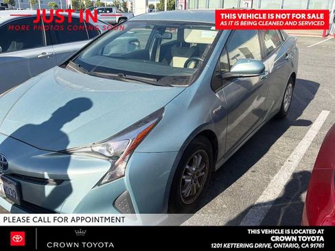 Used 2016 Toyota Prius Two w/ Preferred Accessory Package FWD image 1