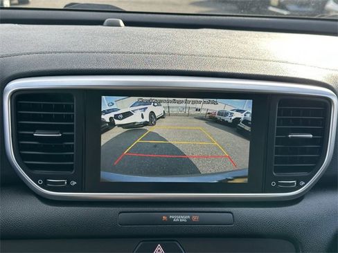 Used 2022 Kia Sportage LX image 22