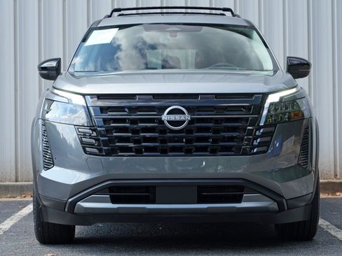 Used 2026 Nissan Pathfinder Platinum FWD image 7