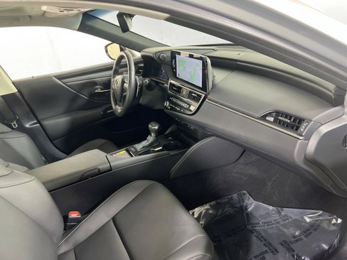 Used 2024 Lexus ES 250 w/ Premium Package AWD/4WD image 29