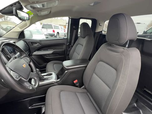 Used 2022 Chevrolet Colorado LT w/ Fleet Safety Package image 19