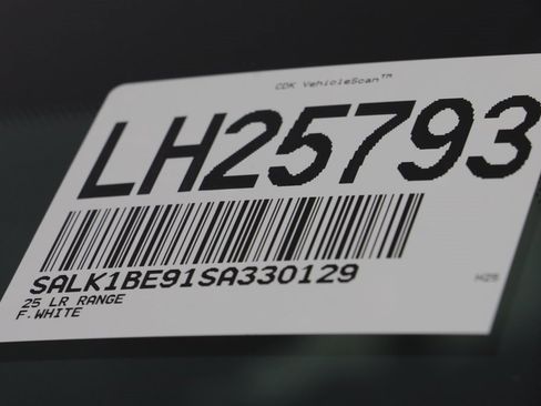 New 2025 Land Rover Range Rover Long Wheelbase Autobiography image 29