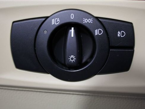 Used 2006 BMW 325xi Sedan image 24