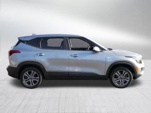 Used 2023 Kia Seltos LX AWD/4WD image 8